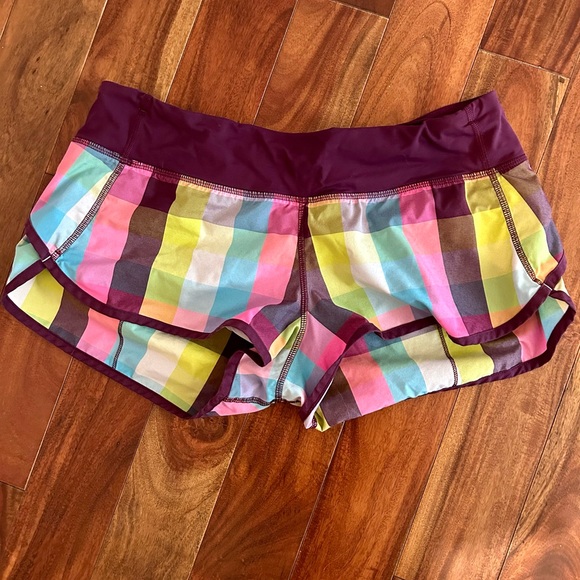 Lulu Shorts - Picture 1 of 3